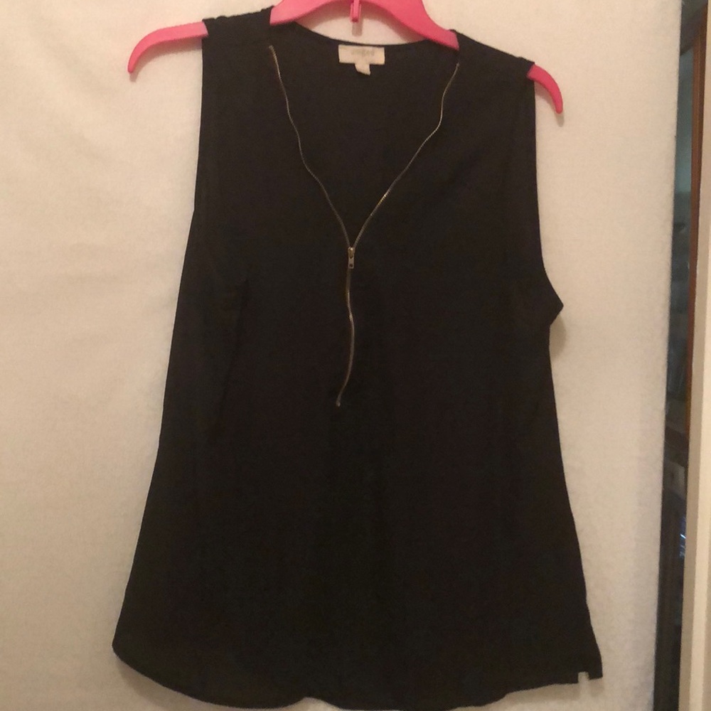 ❤️‍🔥4 for $20 Cute sheer black zippered top